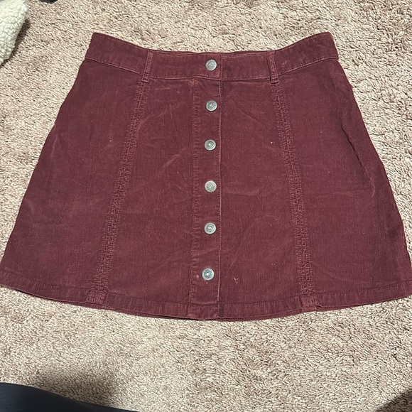 AE Maroon Skirt - Picture 1 of 4